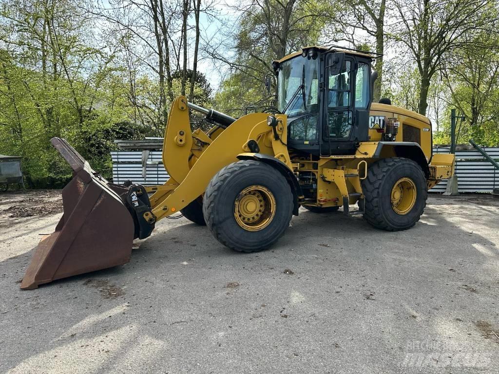 CAT 938M Фронтальні навантажувачі