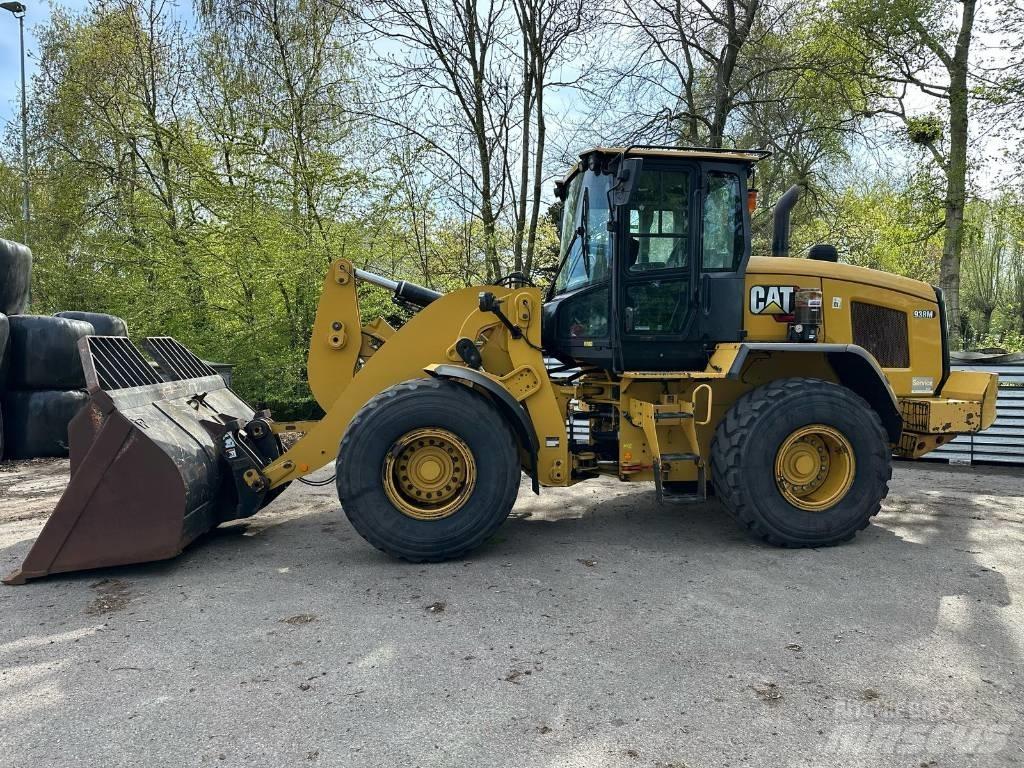 CAT 938M Фронтальні навантажувачі