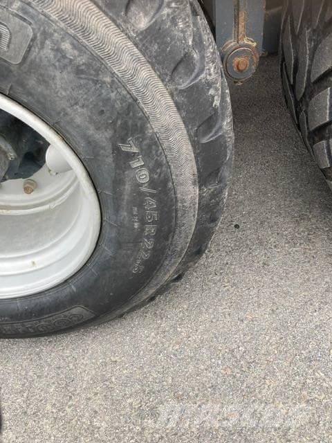 Junkkari J 18 Самосвальні причепи