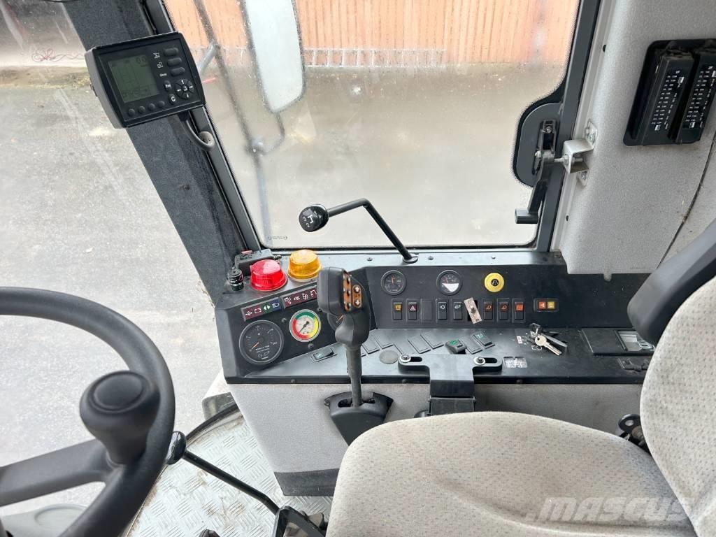 Sampo Rosenlew 2095 Зернозбиральні комбайни