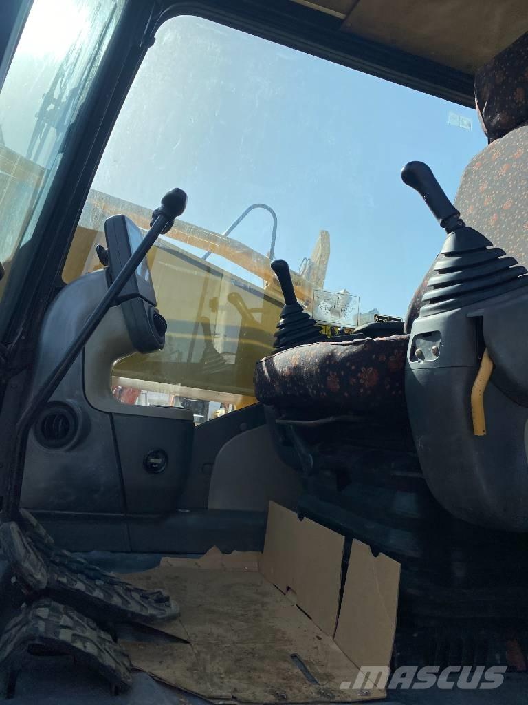 CAT 326D2L Гусеничні екскаватори