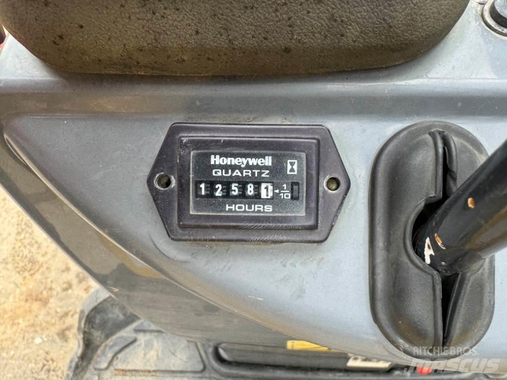 Yanmar SV08 (1C088) Міні-екскаватори < 7т