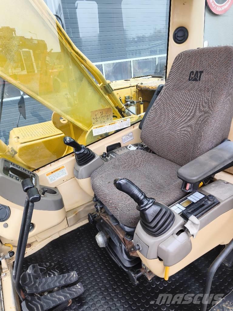 CAT 325 B L Гусеничні екскаватори