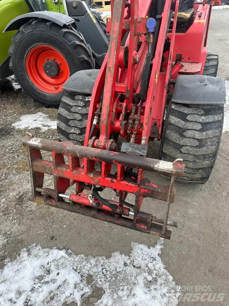 SCHAEFER 2345 Багатофункціональне обладнання для вантажних і землекопальних робіт