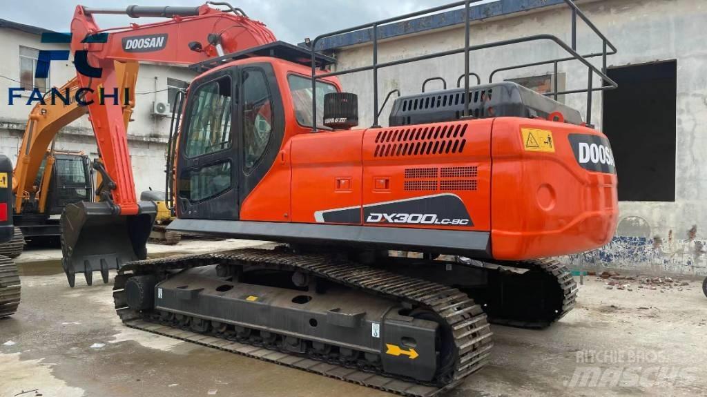 Doosan DX 300 LC Середні екскаватори 7т. - 12т.