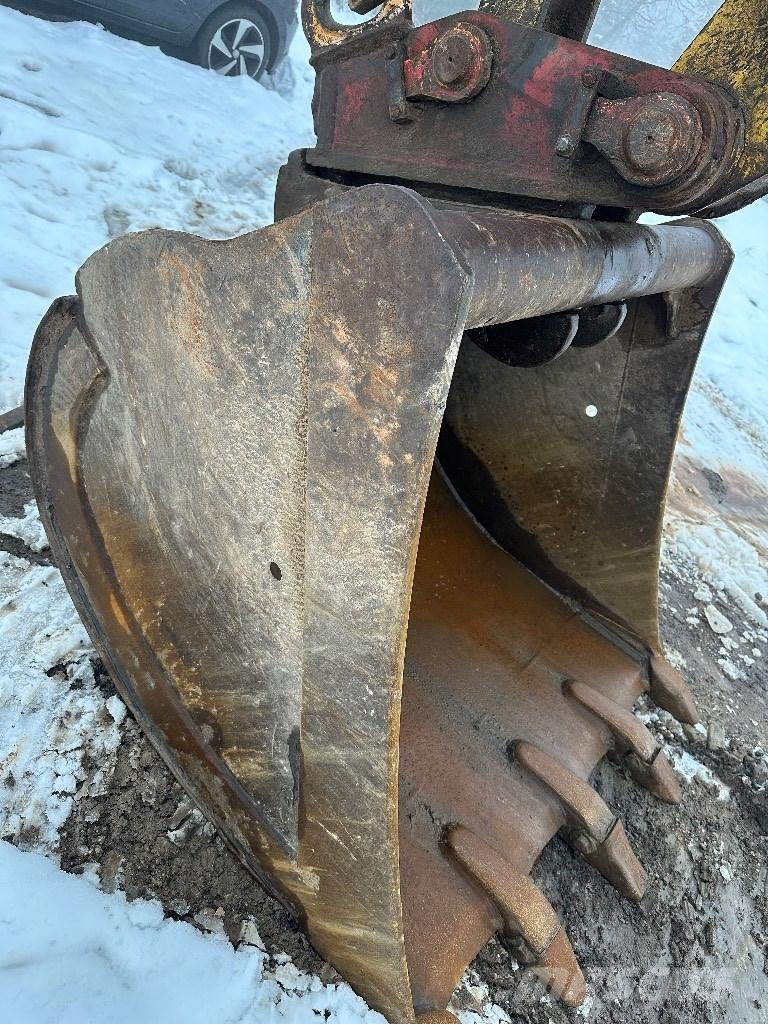 Furukawa 740 Гусеничні екскаватори