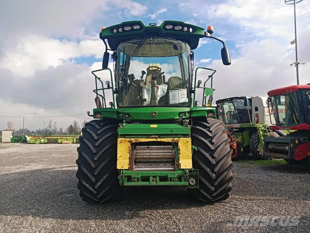 John Deere 8800 Кормозбиральні комбайни