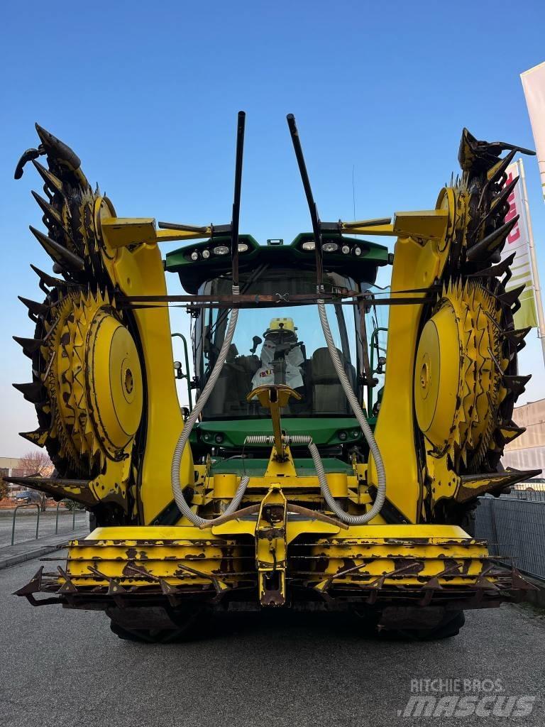 John Deere 8800 Кормозбиральні комбайни