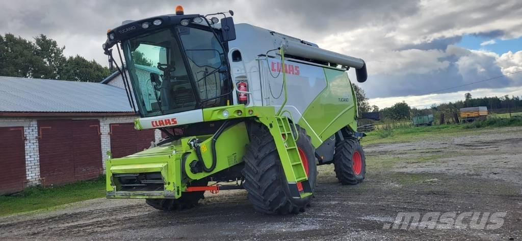 CLAAS Tucano 450 Зернозбиральні комбайни