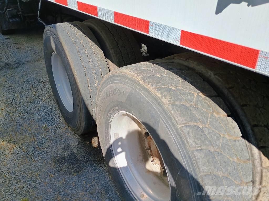 Mack MRU 613 Сміттєвози