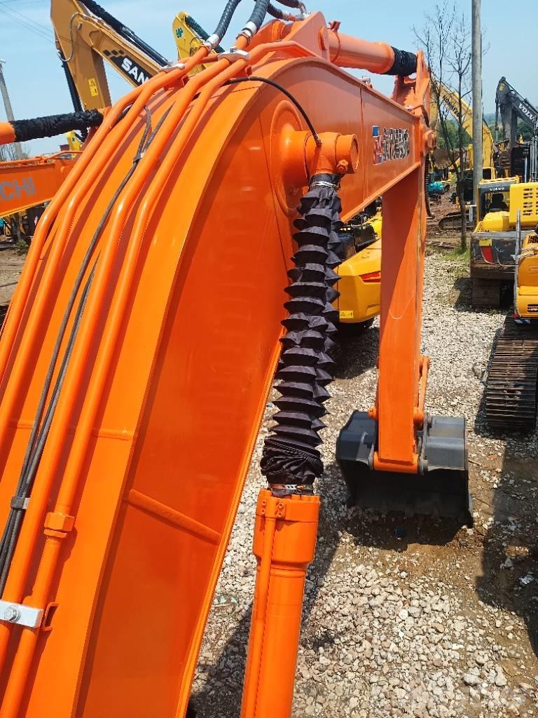 Hitachi ZX 240 Гусеничні екскаватори