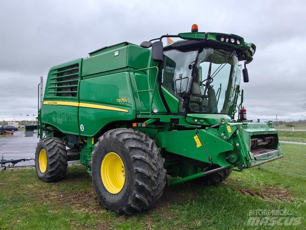 John Deere T 670 i Зернозбиральні комбайни
