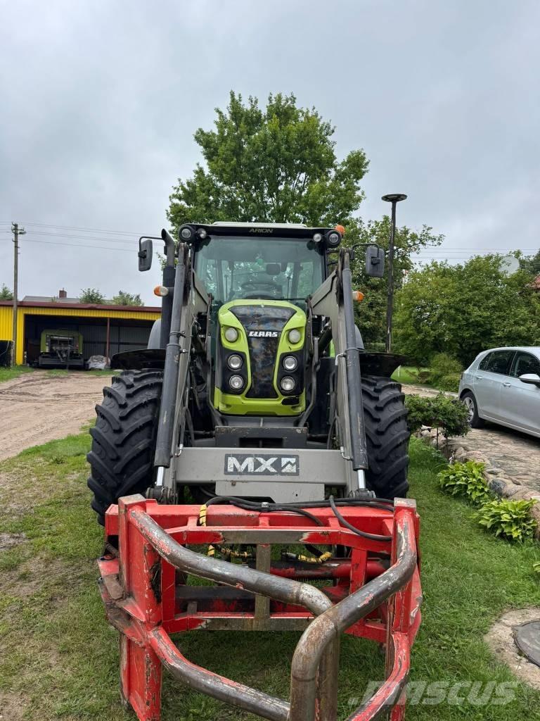 CLAAS Arion 440 Трактори