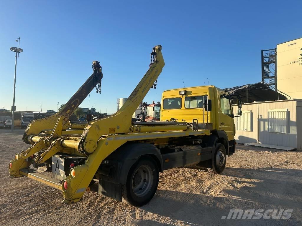 Mercedes-Benz 1530 Контейнери для зберігання