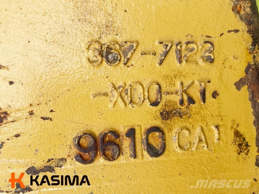 CAT Boom Support Бони і ковші