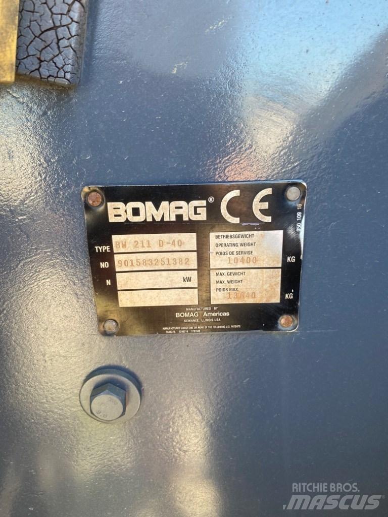 Bomag BW 211 D-40 Комбіновані катки