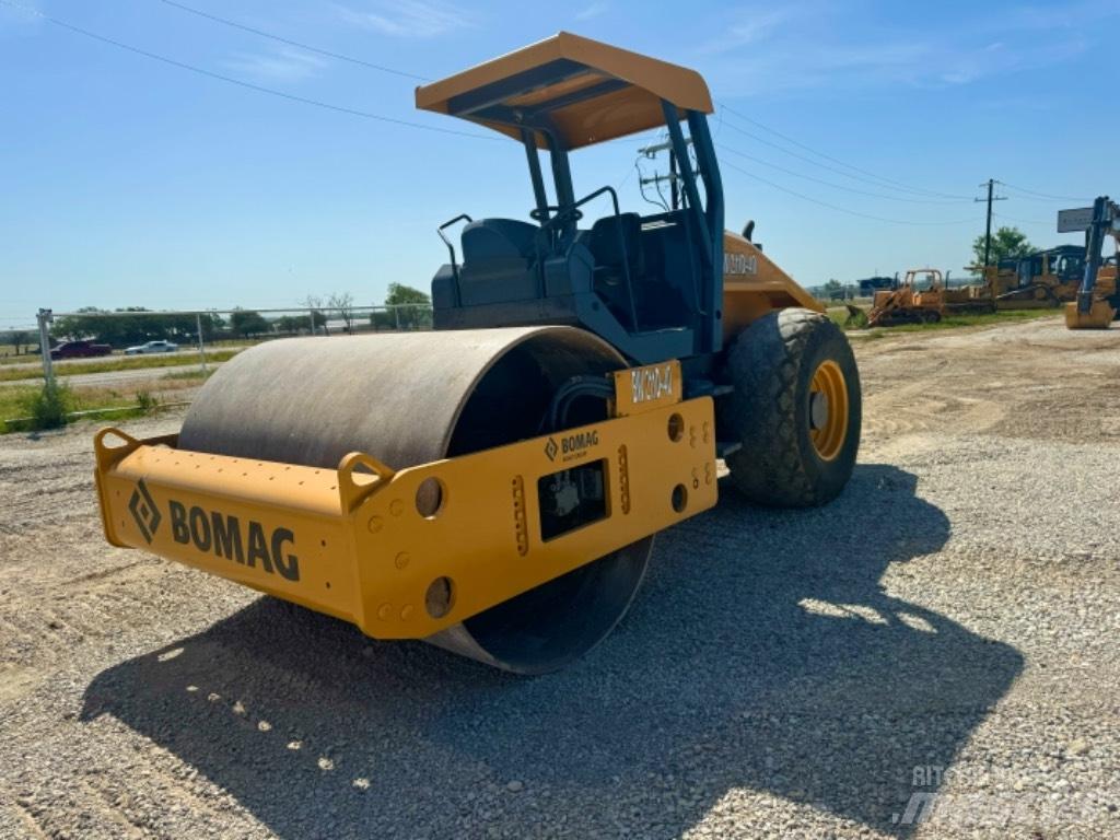 Bomag BW 211 D-40 Комбіновані катки