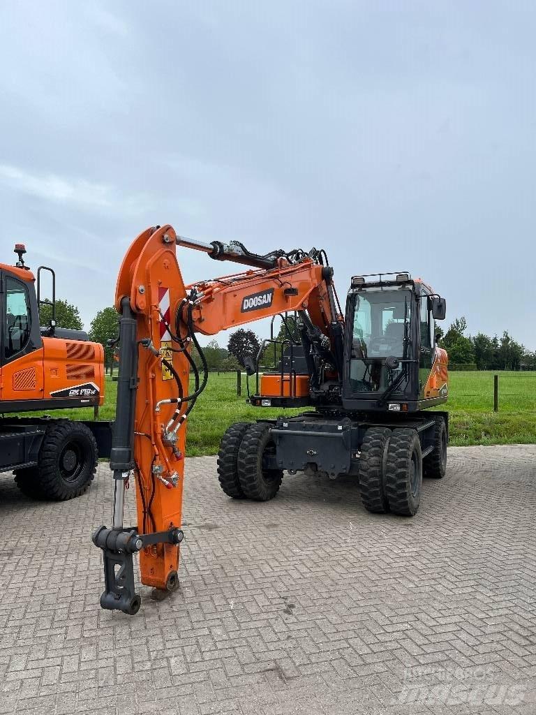 Develon DX140W-7 Колісні екскаватори