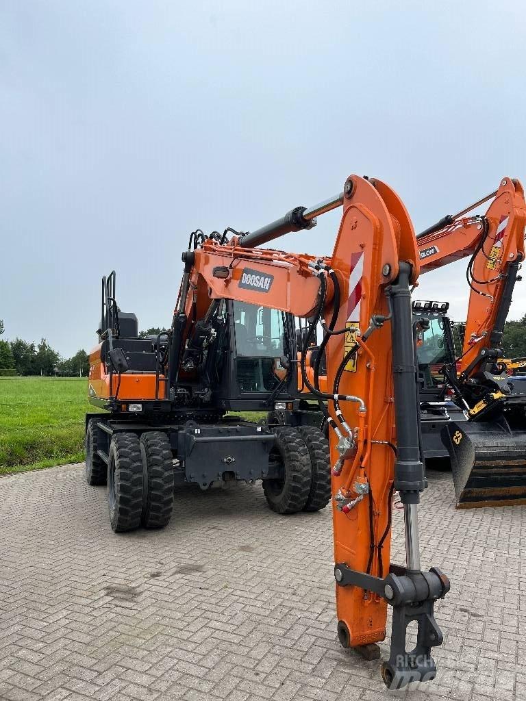 Develon DX140W-7 Колісні екскаватори