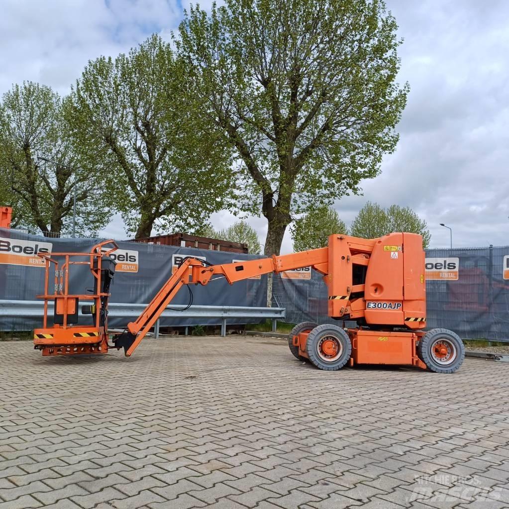 JLG E300AJP Колінчаті підйомники
