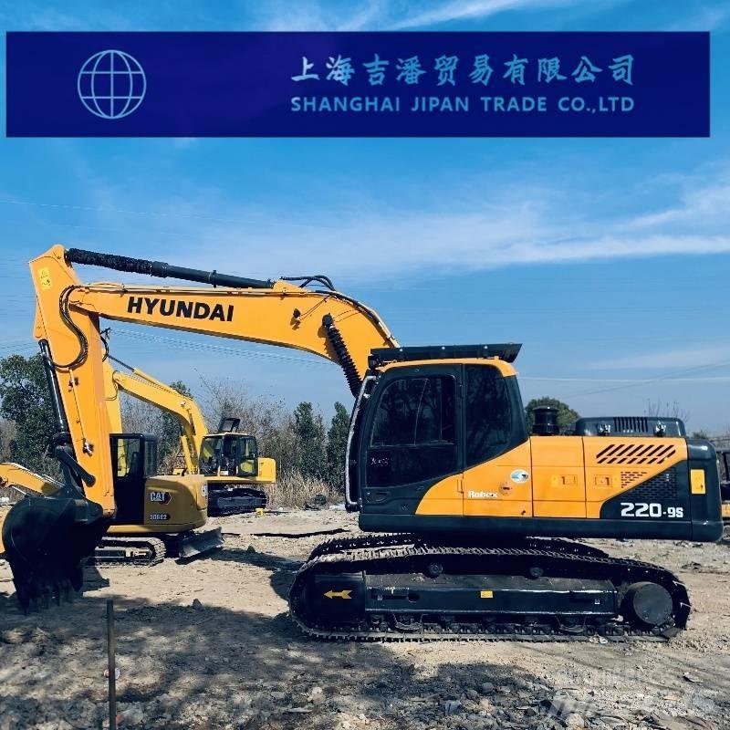 Hyundai R220 Гусеничні екскаватори