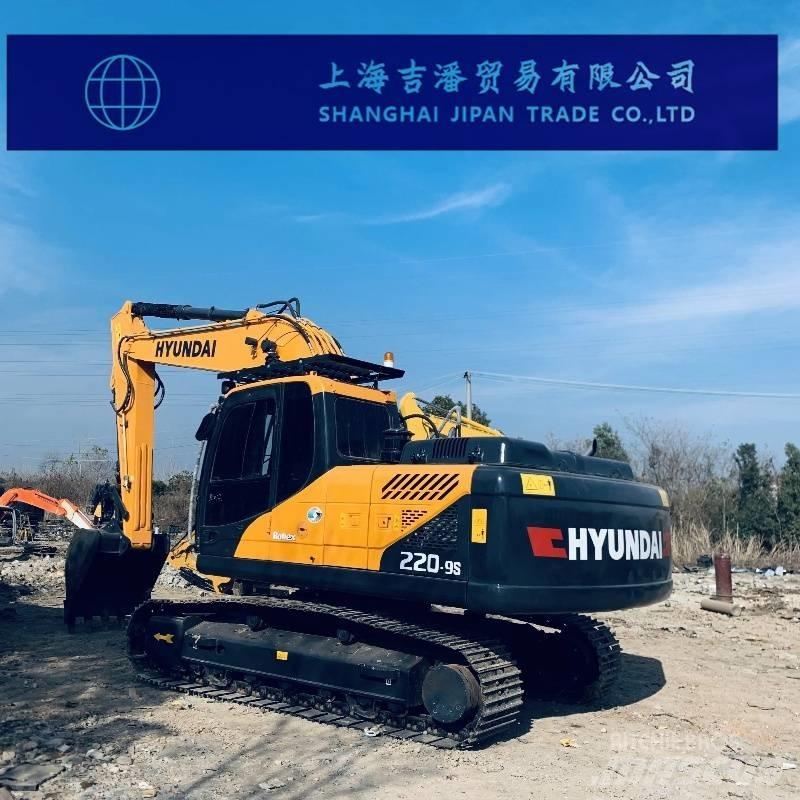 Hyundai R220 Гусеничні екскаватори