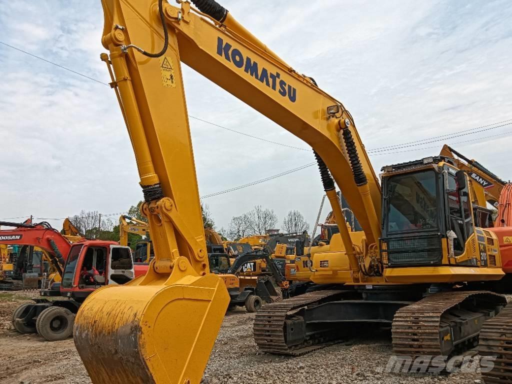Komatsu PC 210 Гусеничні екскаватори