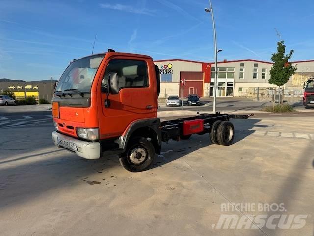Nissan Cabstar E Панельні фургони