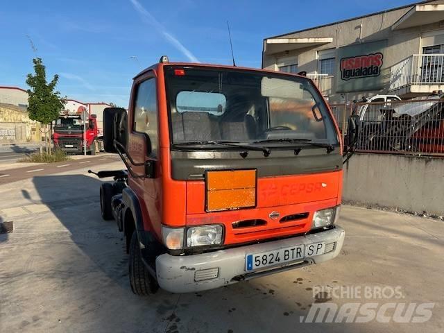 Nissan Cabstar E Панельні фургони