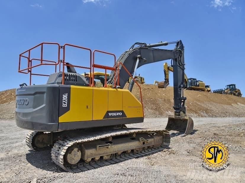 Volvo EC 220 E Гусеничні екскаватори