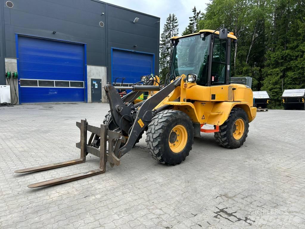Volvo L 30 G Фронтальні навантажувачі