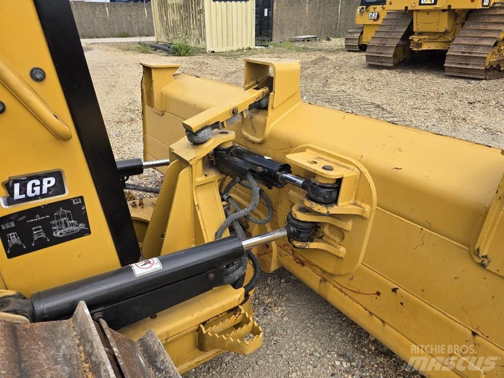 CAT D 3 LGP Гусеничні бульдозери