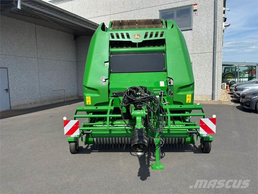 John Deere V451M Рулонні прес-підбирачі