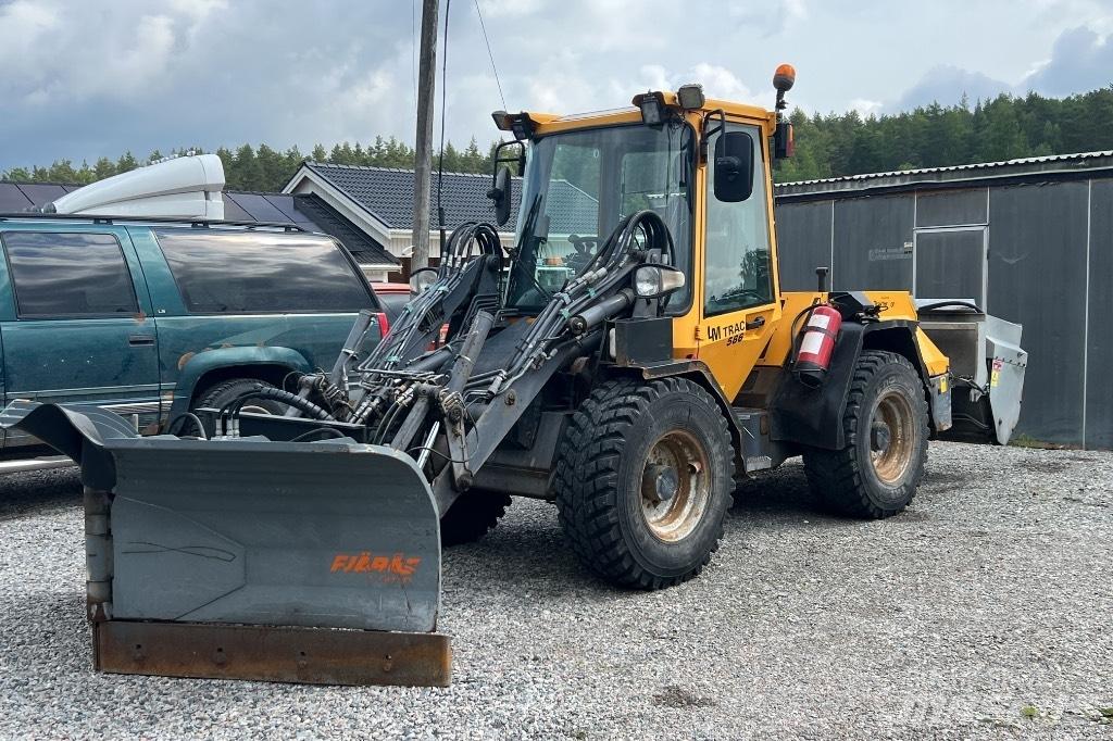 LM Trac 586 Навантажувачі зі змінним робочим обладнанням