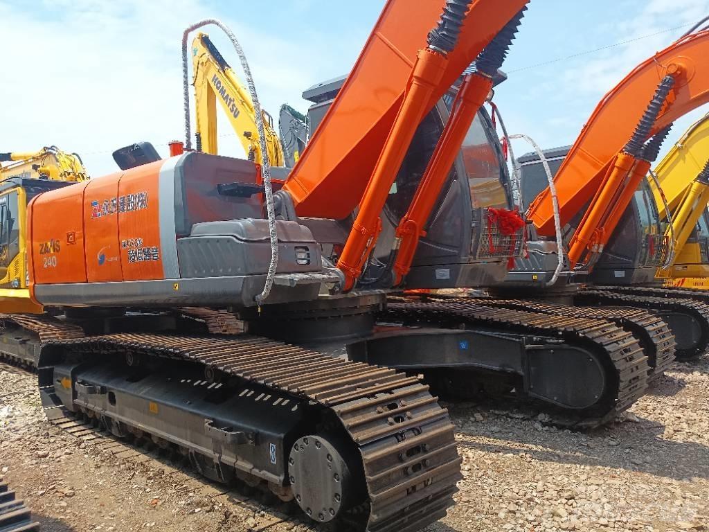 Hitachi ZX 240 Гусеничні екскаватори