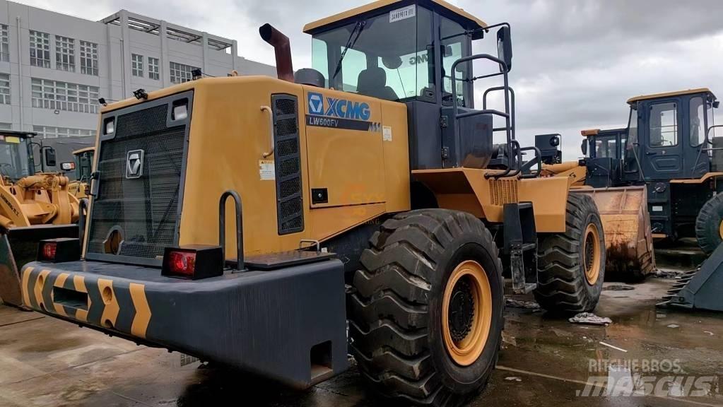 XCMG LW 600 FV Фронтальні навантажувачі