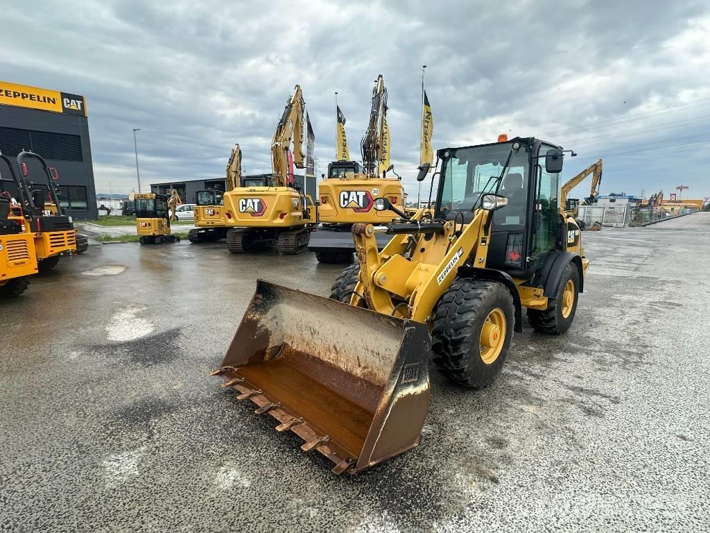CAT 906 M Фронтальні навантажувачі
