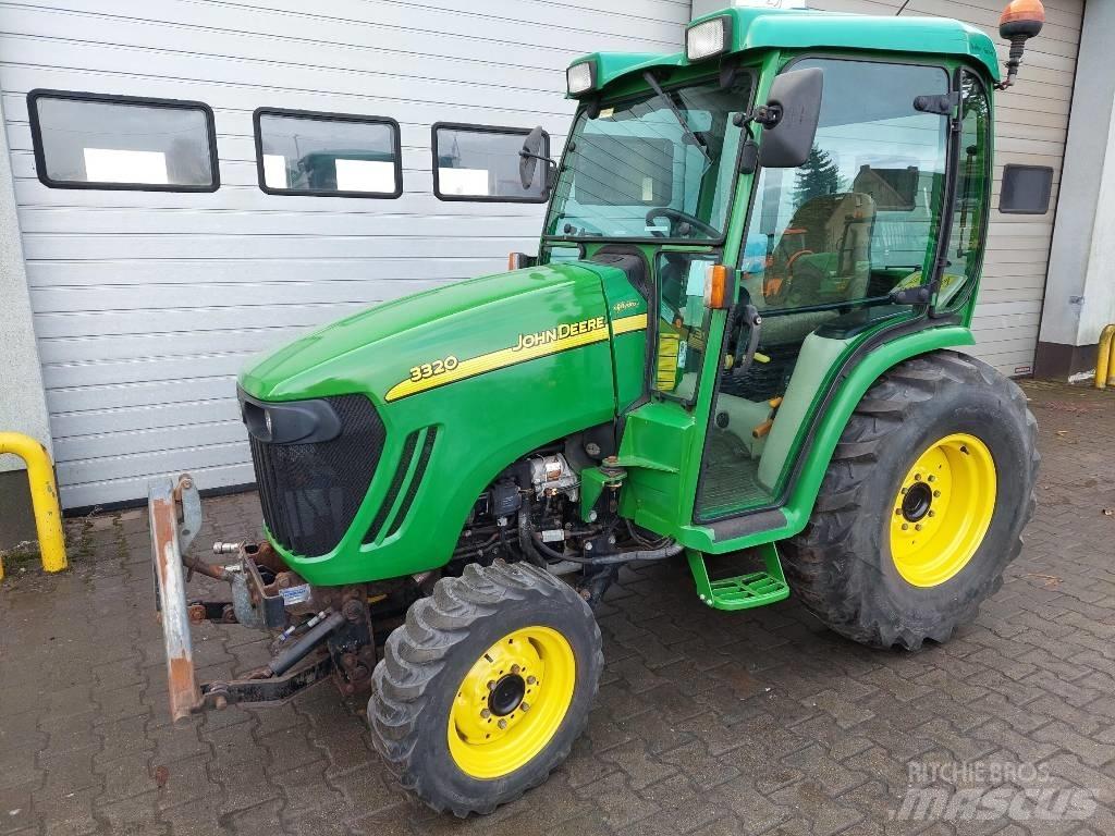 John Deere 3320 Трактори