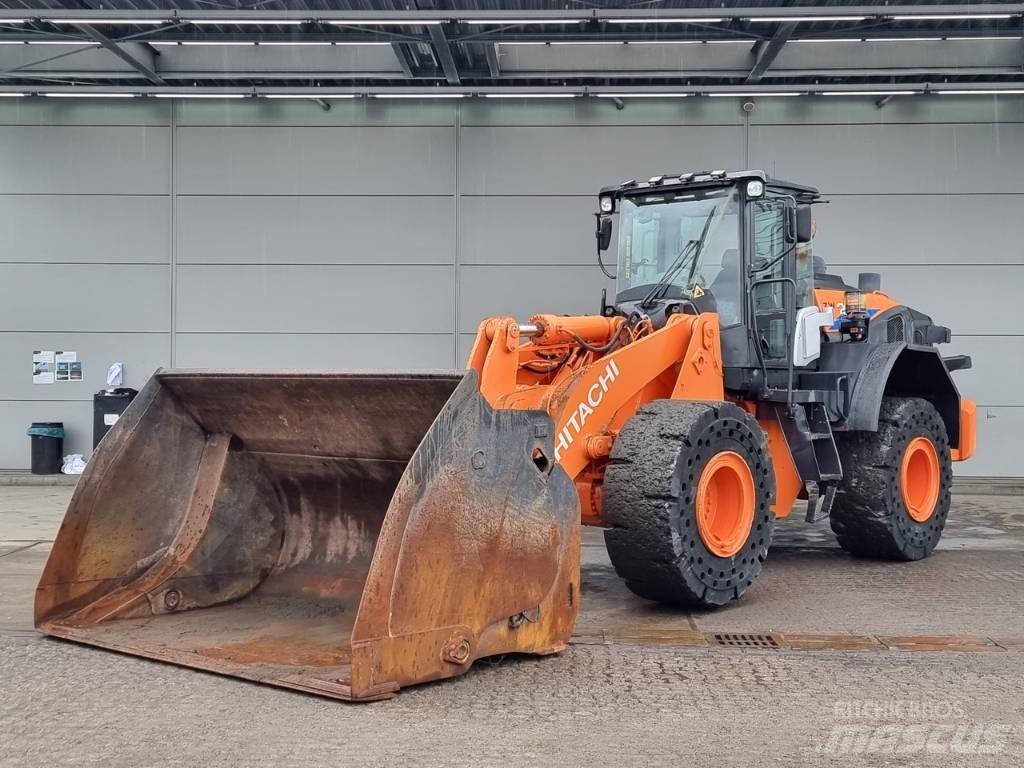 Hitachi ZW 250 Фронтальні навантажувачі