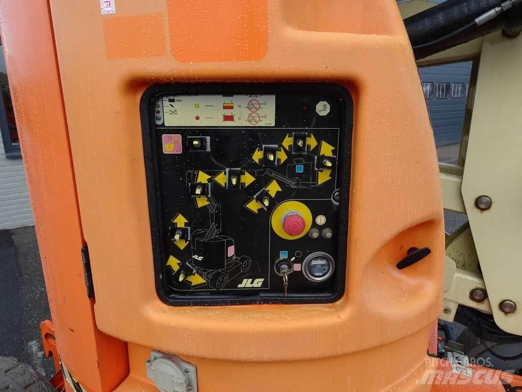 JLG E300AJP Колінчаті підйомники