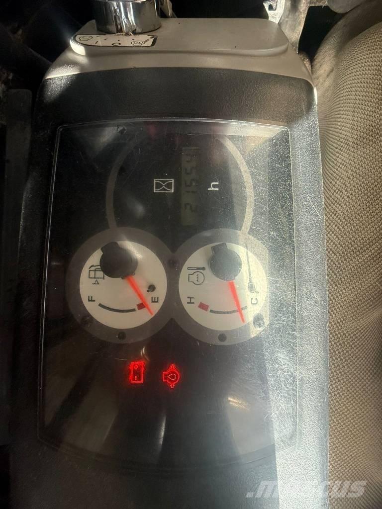 Komatsu PC 27 Міні-екскаватори < 7т