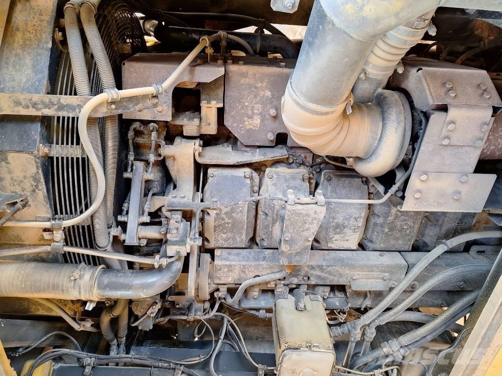 Komatsu HD605-7EO Кар`єрні самоскиди