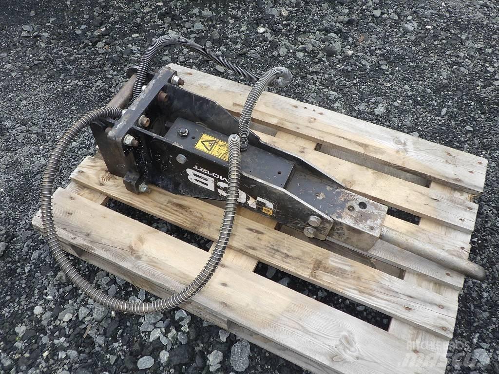 JCB HM012T Плуги