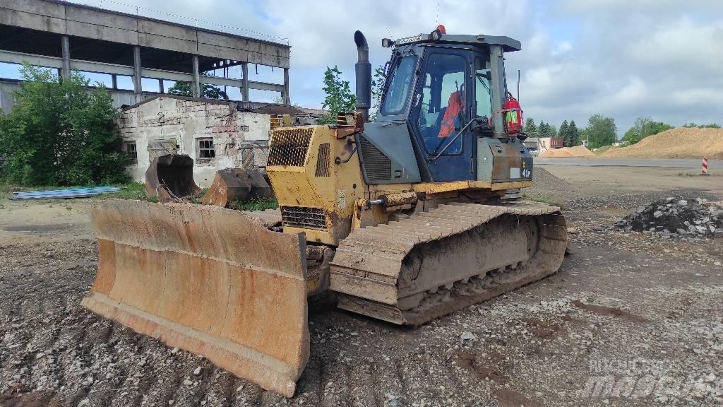 Komatsu D41P-6 Гусеничні бульдозери