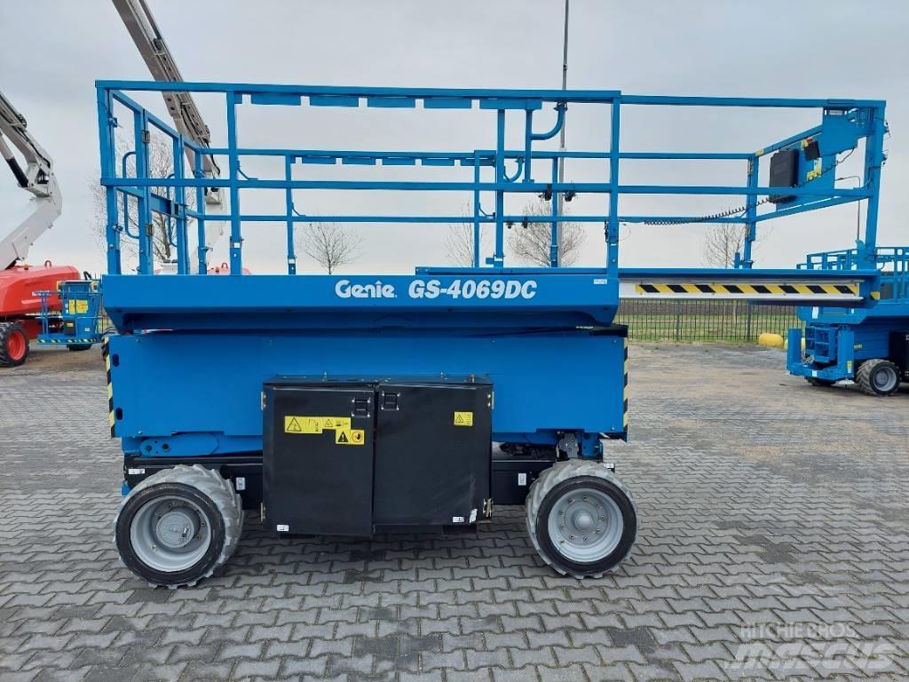Genie GS 4069 DC Підйомники-ножиці
