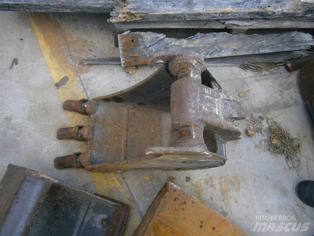 Komatsu PC26MR-3 Міні-екскаватори < 7т