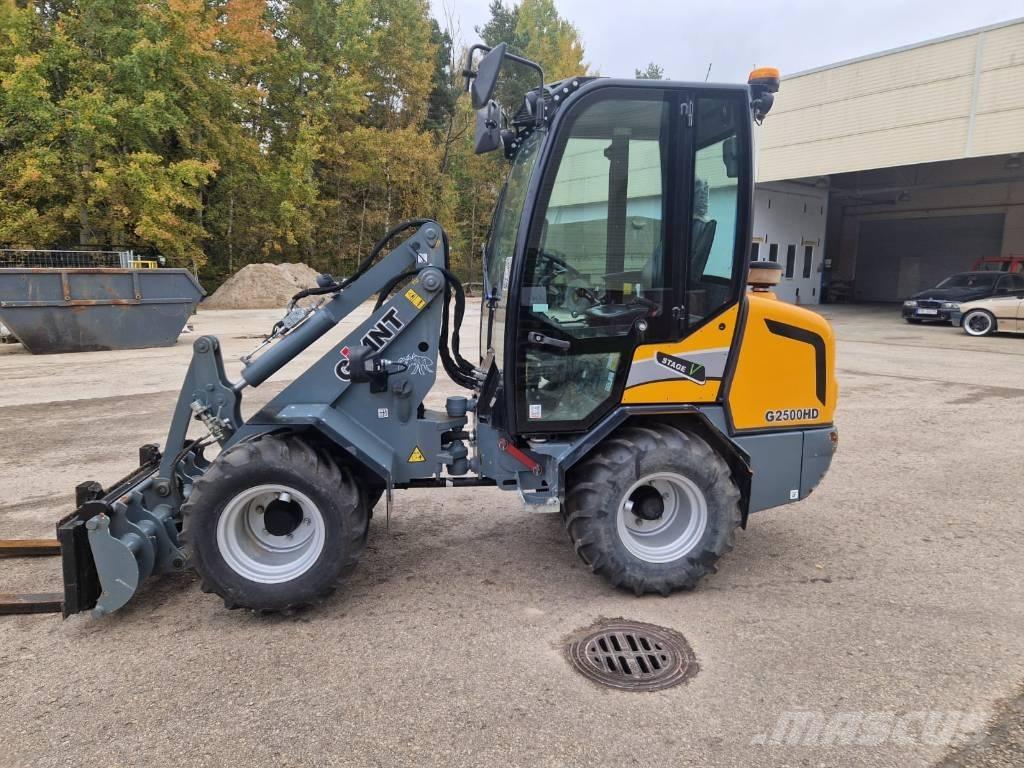 GiANT G 2500 HD Фронтальні навантажувачі