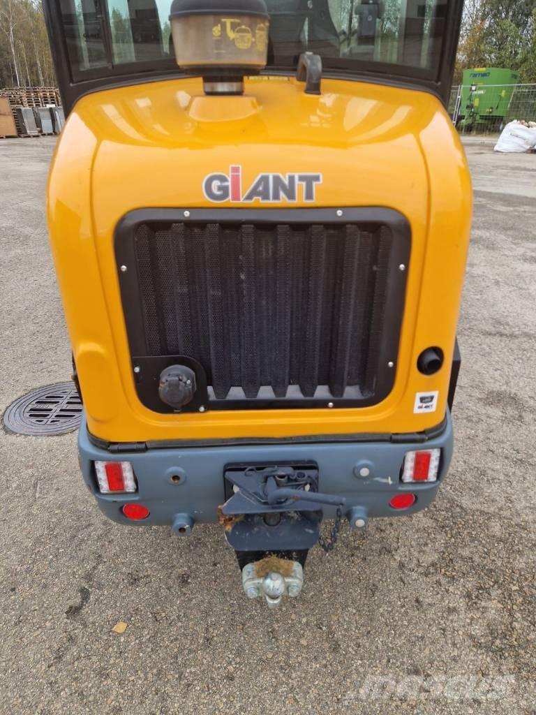 GiANT G 2500 HD Фронтальні навантажувачі
