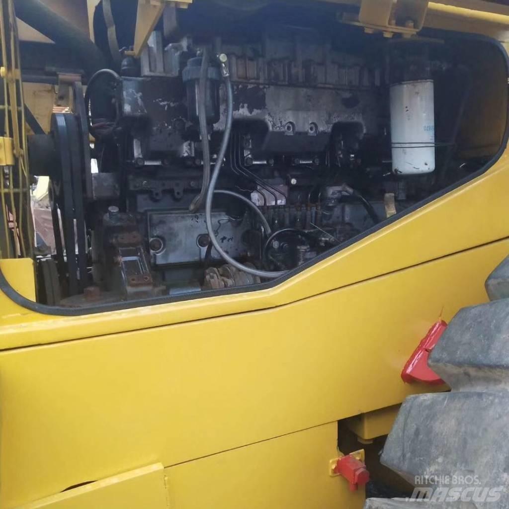 Komatsu wa470-3 Фронтальні навантажувачі