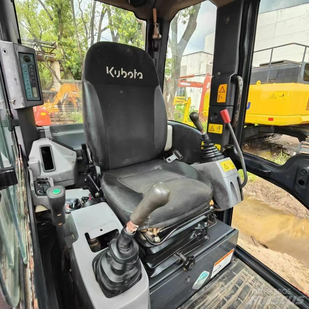 Kubota KX165 Гусеничні екскаватори